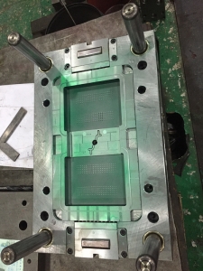 新型網(wǎng)絡盒子外殼塑膠模具